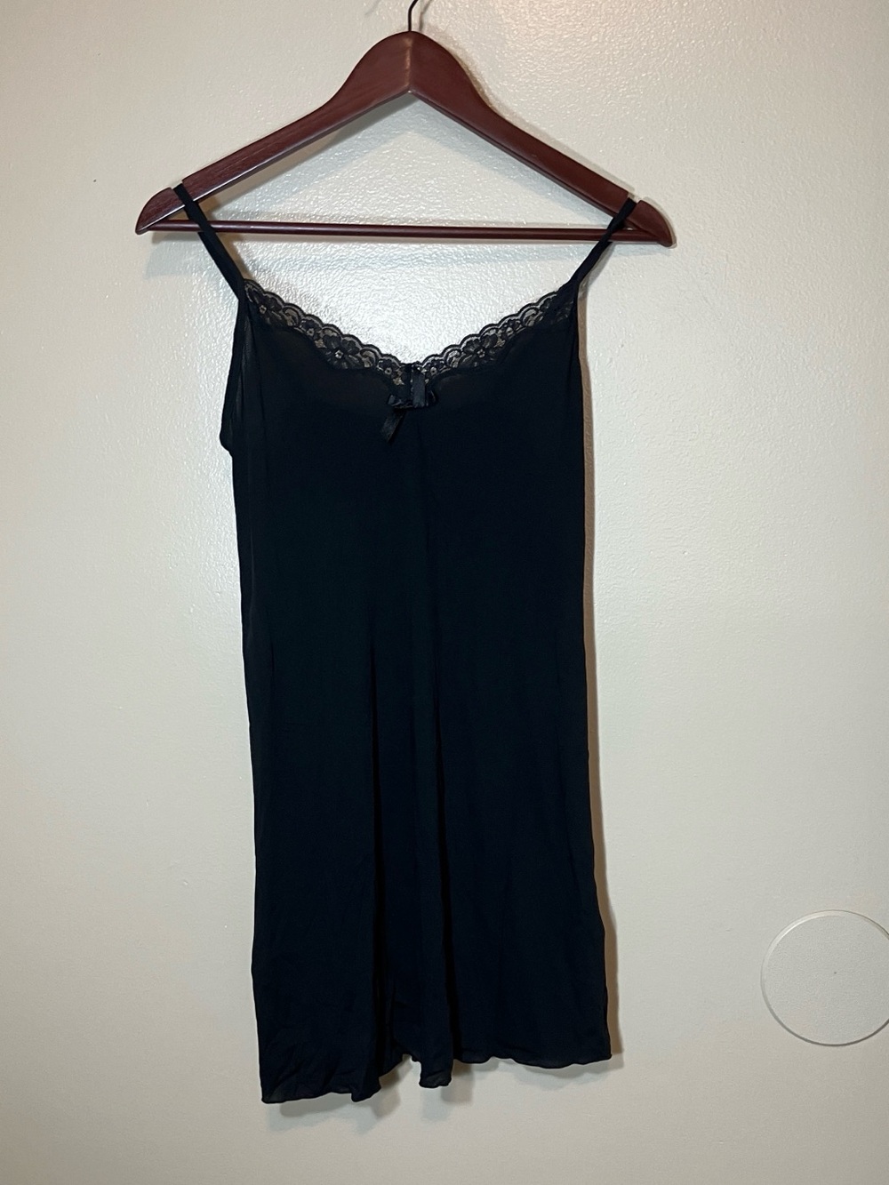 smart & sexy Black Lace-Trim Chemise Slip